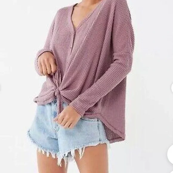 Urban outfitters women’s oversized thermal button down. - Picture 5 of 5